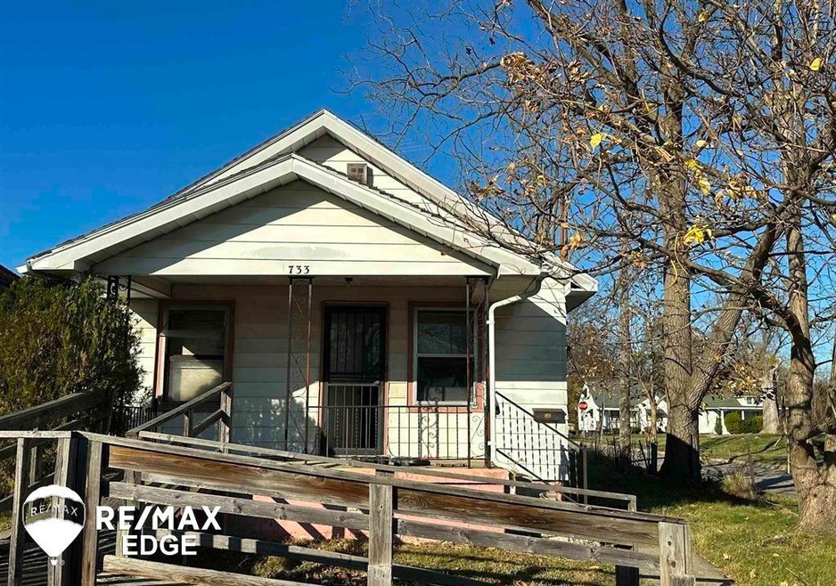 733 E Lorado Ave, Flint, MI 48505 - photo 1