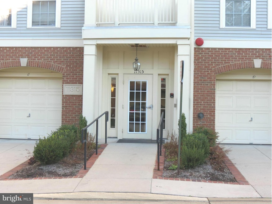 11315 Westbrook Mill Ln unit 102, Fairfax, VA 22030 - photo 1