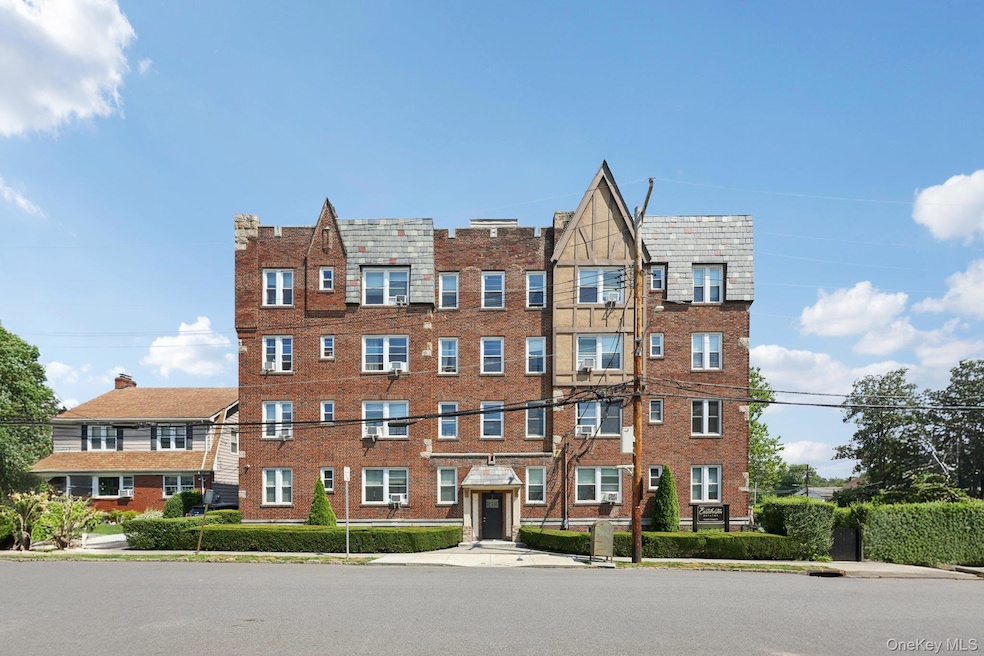 2 Lockwood Ave unit 3D, Bronxville, NY 10708 - photo 1
