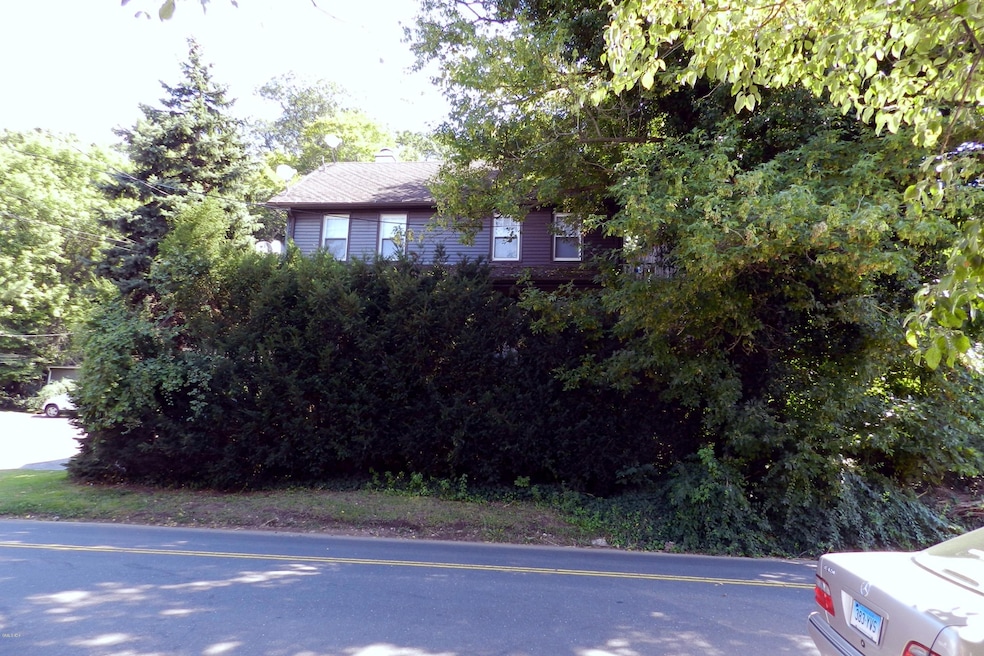 63 Pemberwick Rd unit C, Greenwich, CT 06831 - photo 1