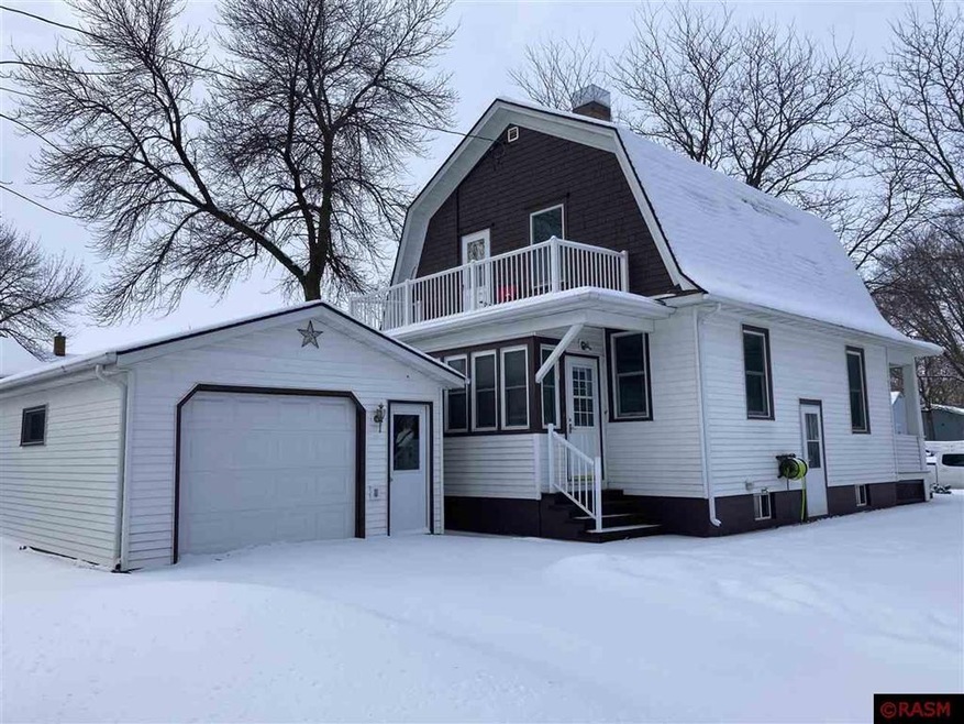 826 N Franklin St, New Ulm, MN 56073 - photo 1