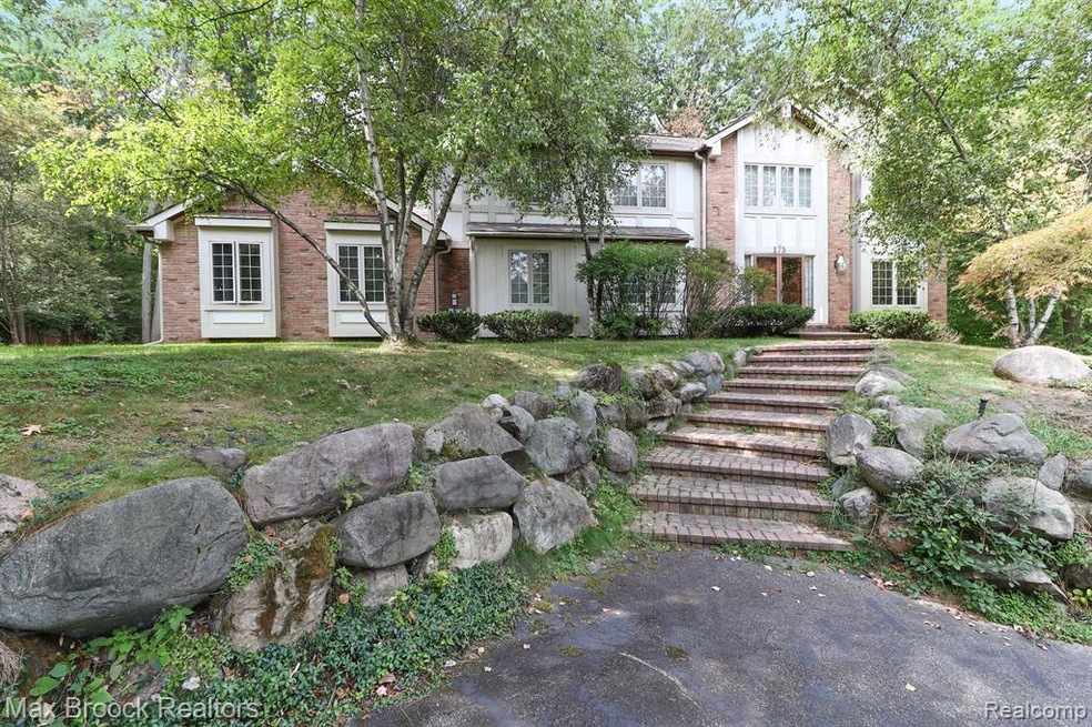 Sold $700,000 • Co-Listing Agent