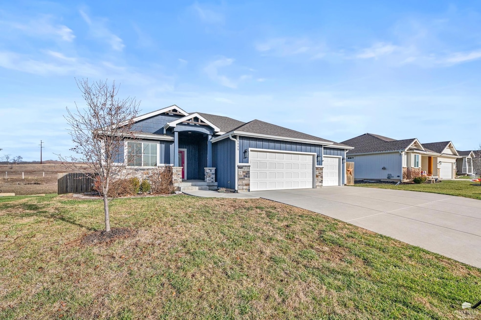 8685 Kinzie Jo's Way, Manhattan, KS 66502 - photo 1