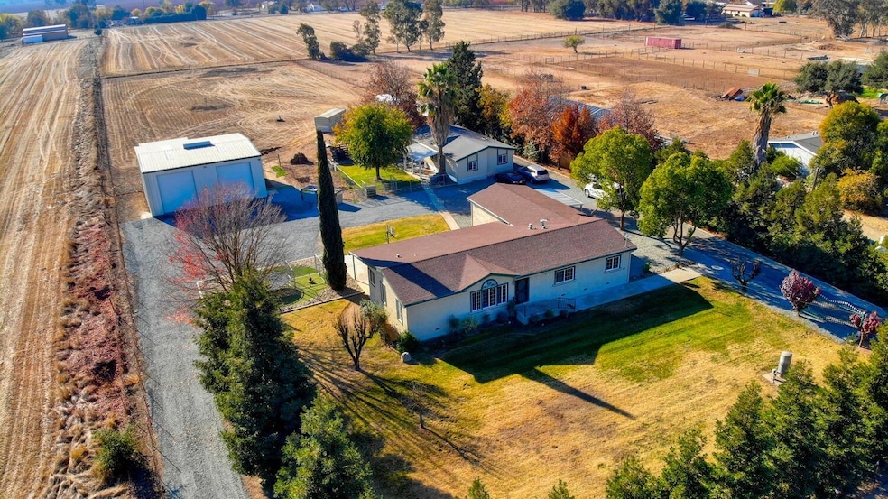 2796 E Collier Rd, Acampo, CA 95220 - photo 1