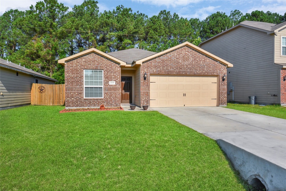 10539 Pine Landing Dr, Houston, TX 77088 - photo 1