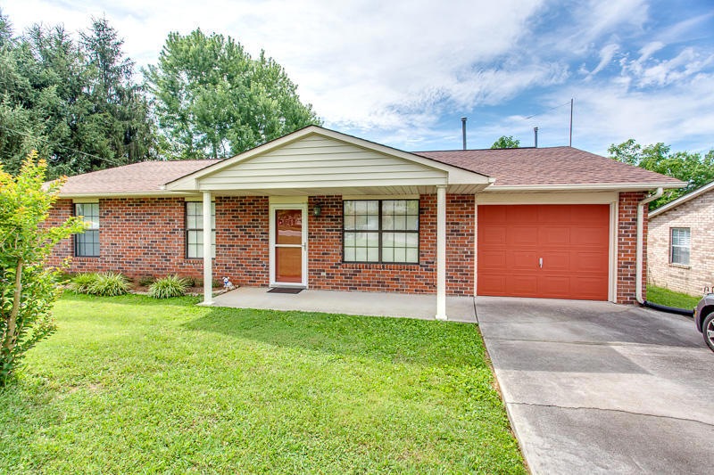 732 Genesis Ln