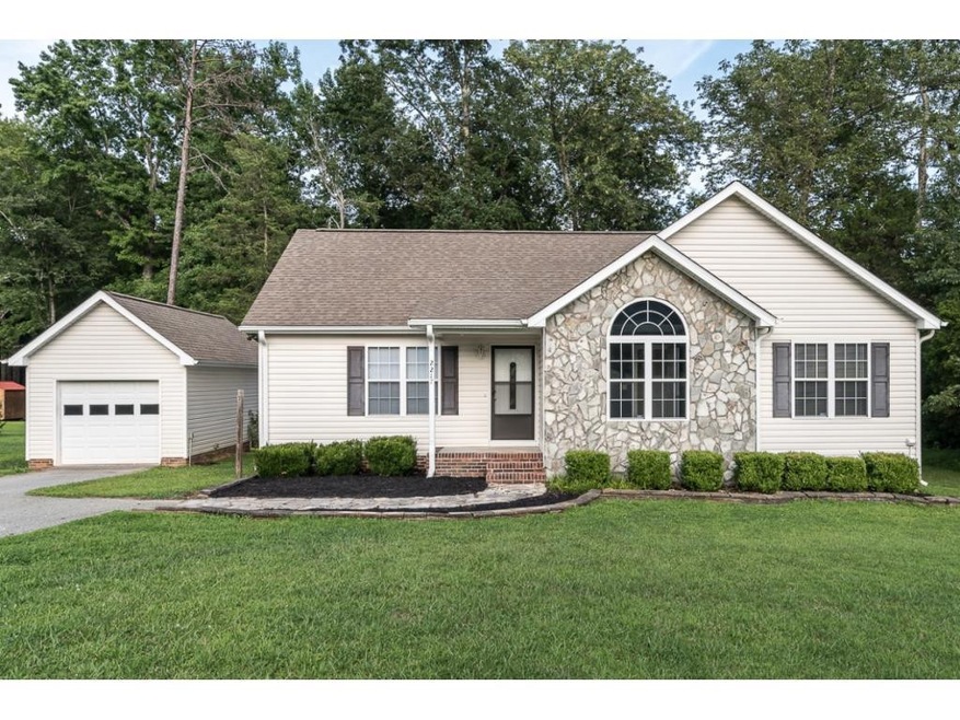 2217 Foxfire Ln, Burlington, NC 27217 - photo 1