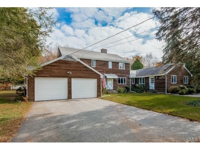 Front view with 2 driveways