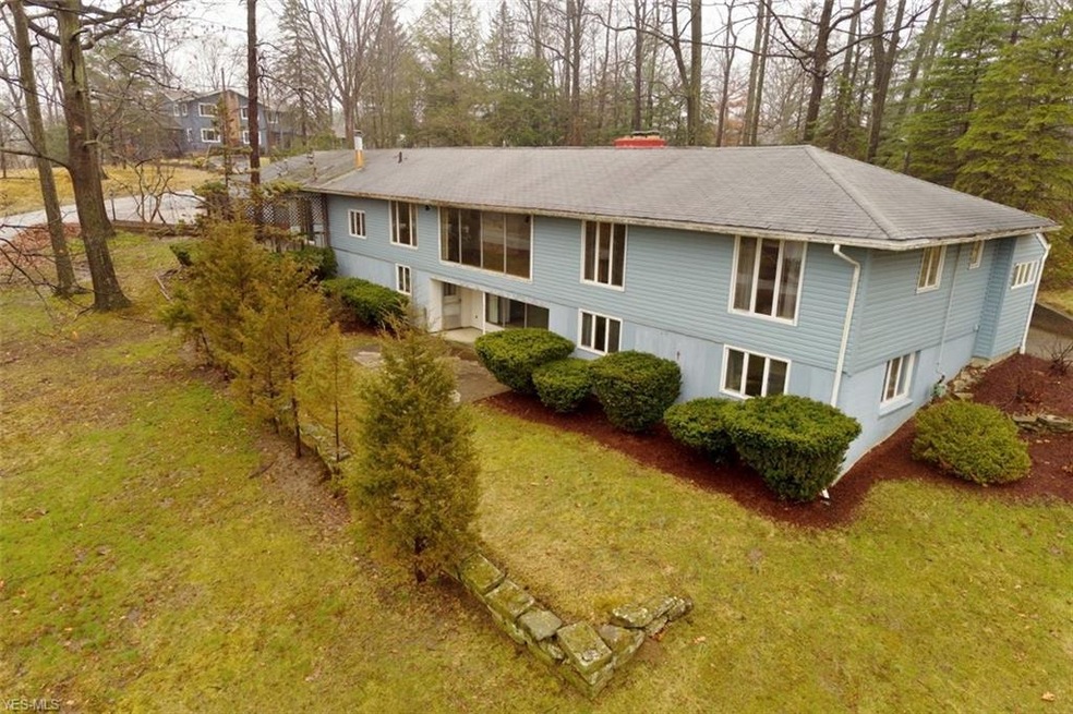 Welcome to 1748 Elm Dr. in the Dollar Lake, Twin l