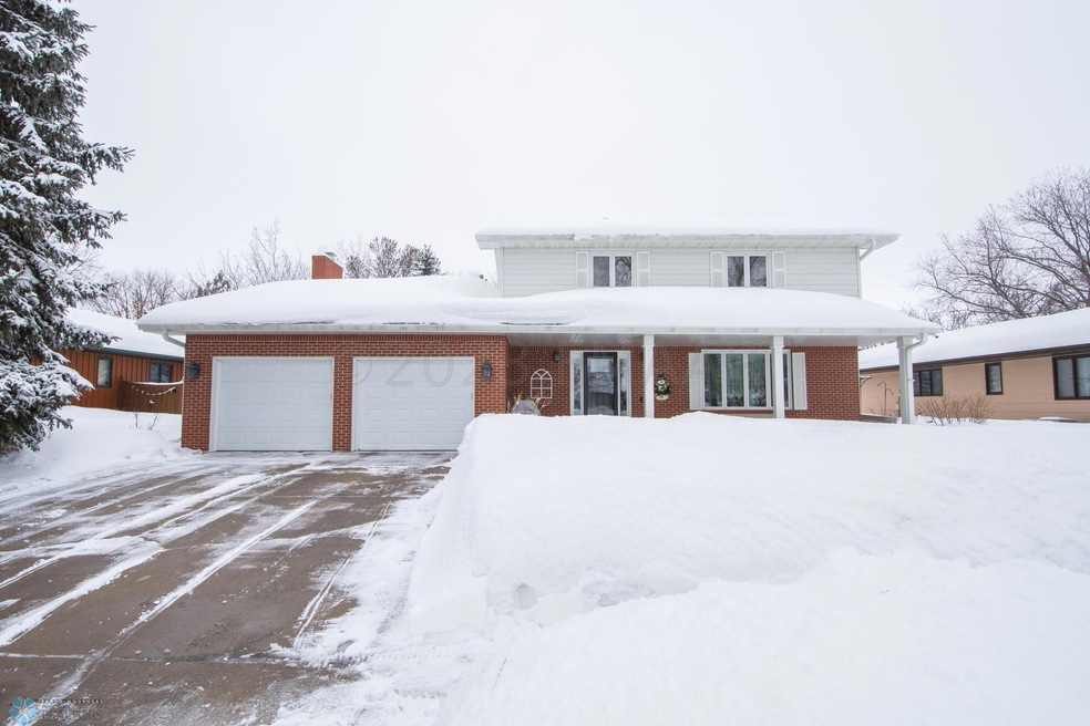 3507 Elm St N, Fargo, ND 58102 - photo 1