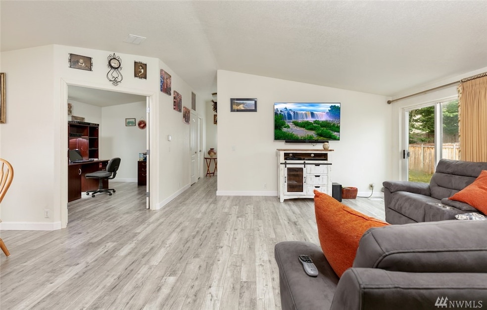 10416 197th St E unit 33, Graham, WA 98338 - photo 1