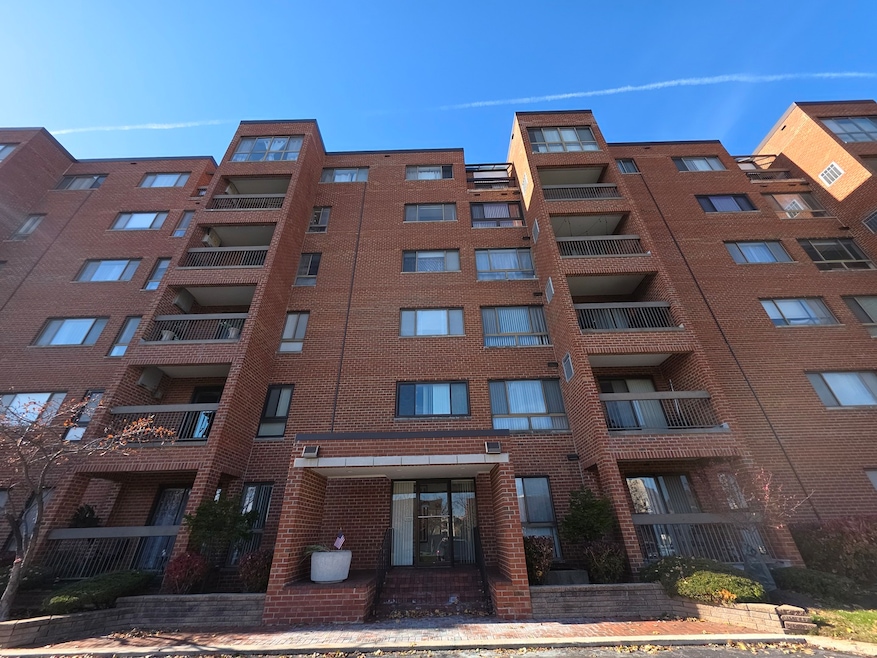 600 Naples Ct unit 510, Glenview, IL 60025 - photo 1