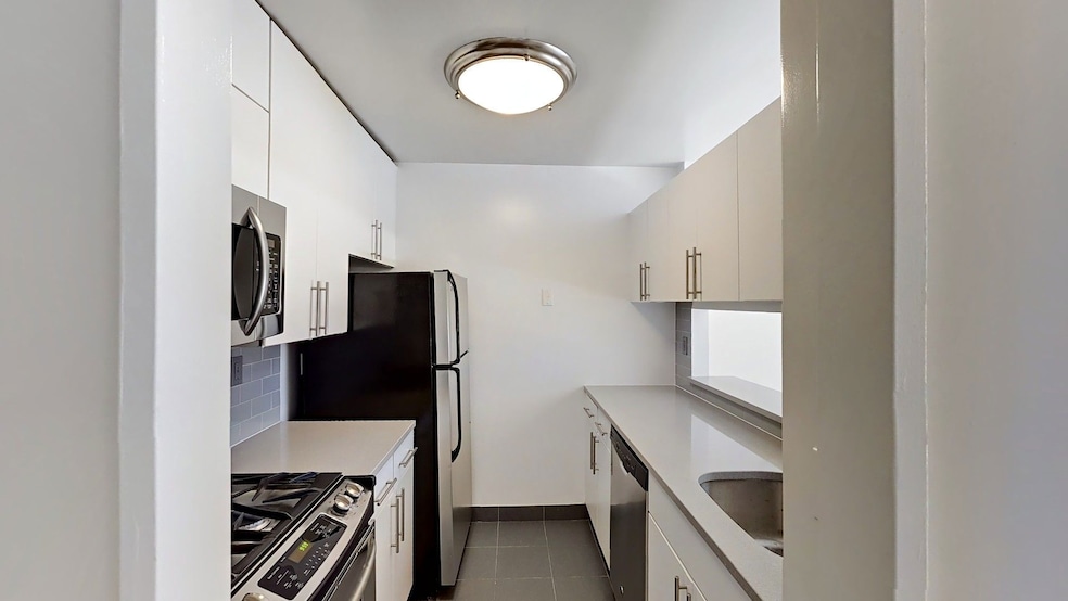 260 W 52nd St unit 26-A, New York, NY 10019 - photo 1