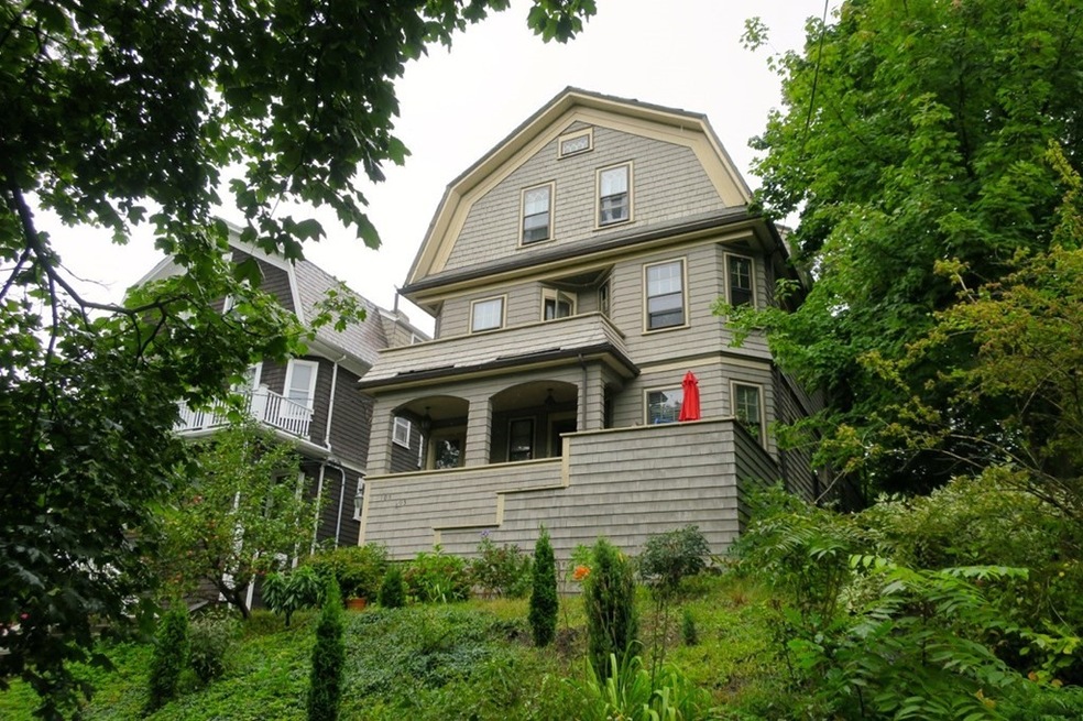 105 Colbourne Crescent unit 2, Brookline, MA 02445 - photo 1