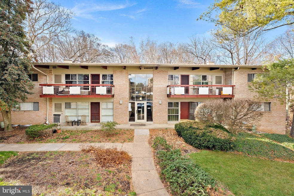 4227 Americana Dr unit 102, Annandale, VA 22003 - photo 1