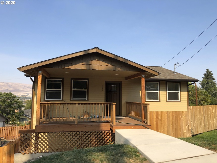 501 W 14th St, the Dalles, OR 97058 - photo 1