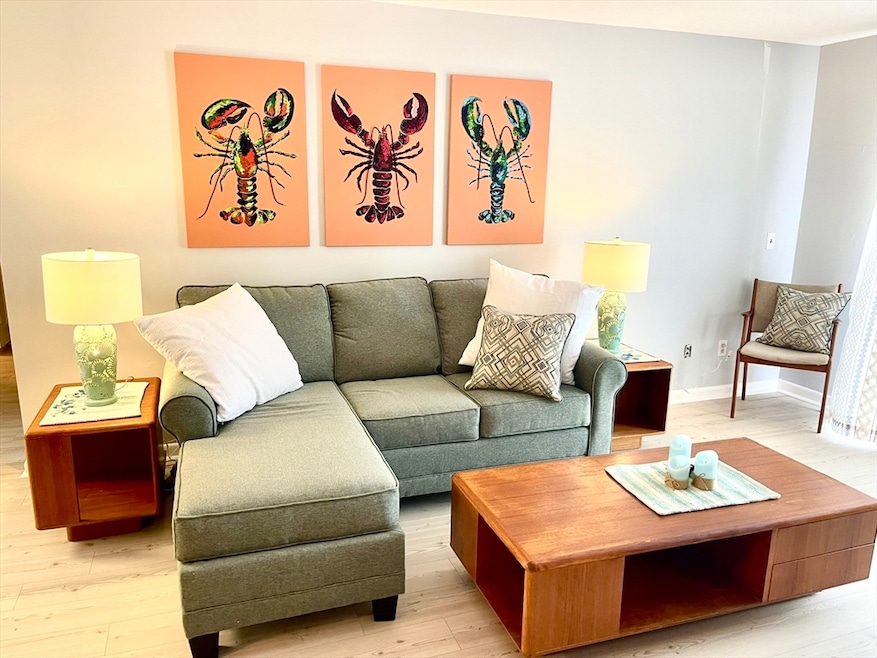 44 Lexington Ave unit 4, Gloucester, MA 01930 - photo 1