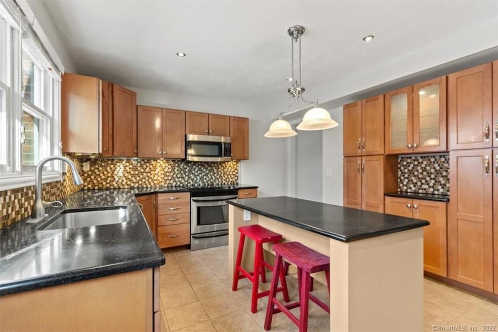 67 Dover Ct unit C, Branford, CT 06405 - photo 1