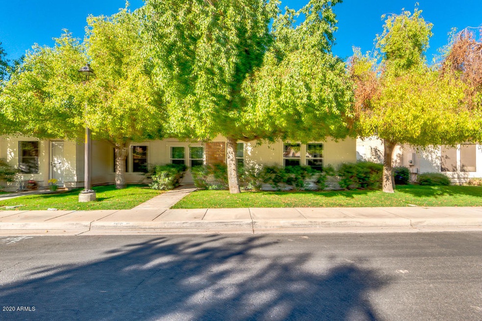 868 E Vaughn Ave