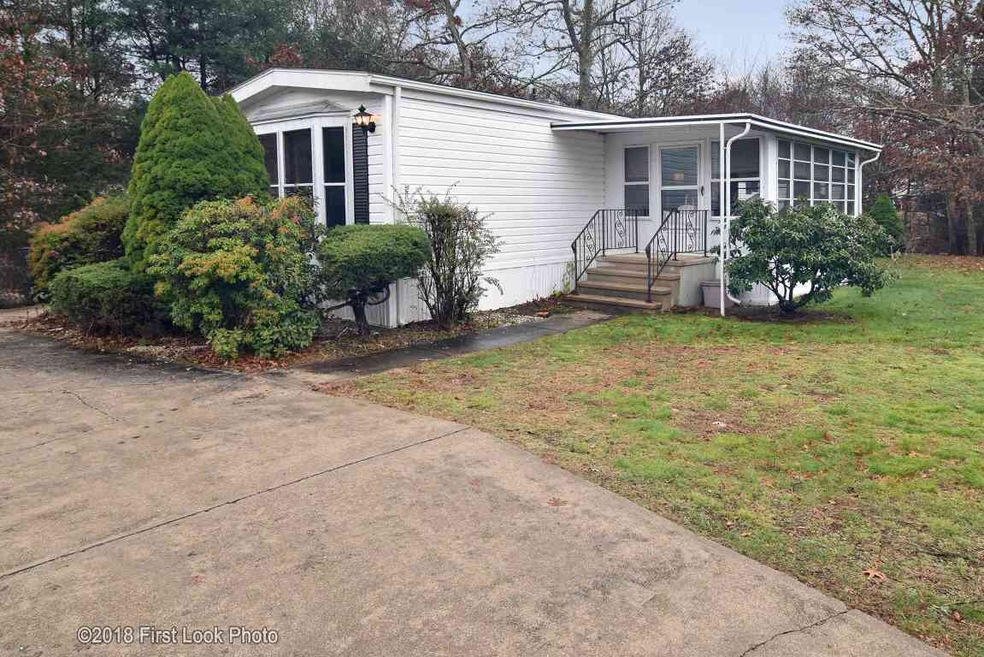 50 Holiday Ct, Wakefield, RI 02879 - photo 1