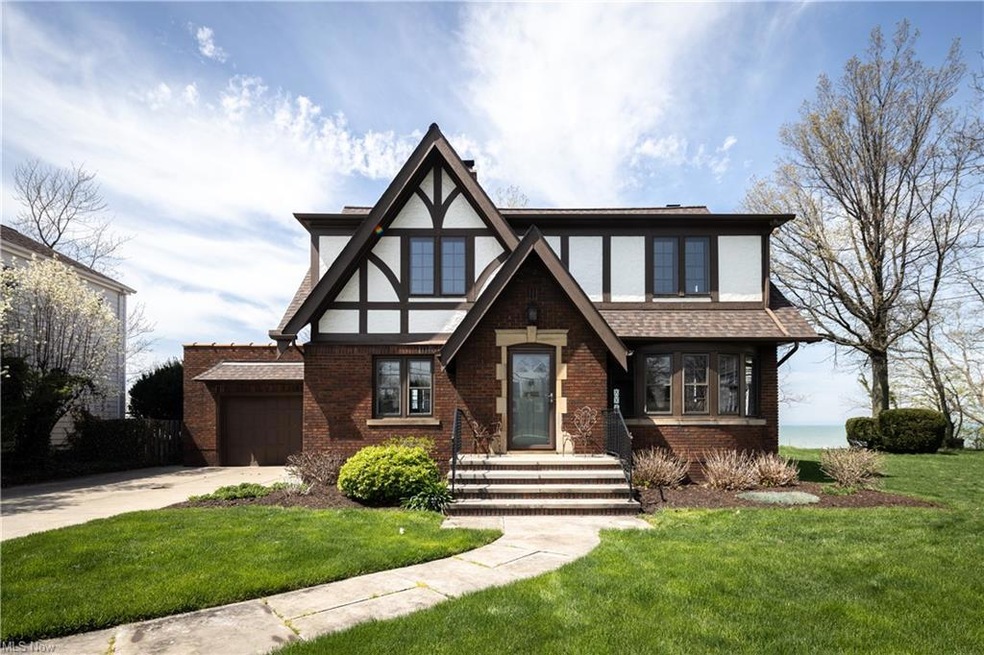 Welcome to 21171 Edgecliff Dr