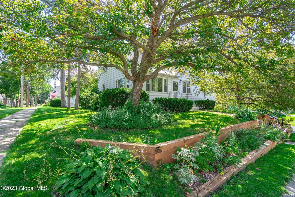 20 Center St, Schenectady, NY 12302 - photo 1