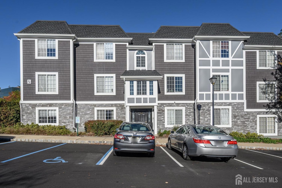 For Sale $539,999 • Co-Listing Agent