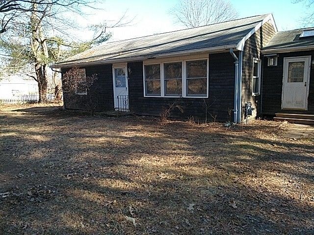 641 Middlebridge Rd, Wakefield, RI 02879 - photo 1