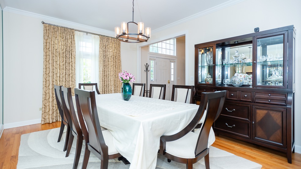 2110 Inverness Ln, Glenview, IL 60026 - photo 1