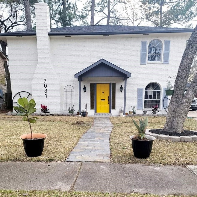 7031 Oak Bough Dr, Houston, TX 77088 - photo 1