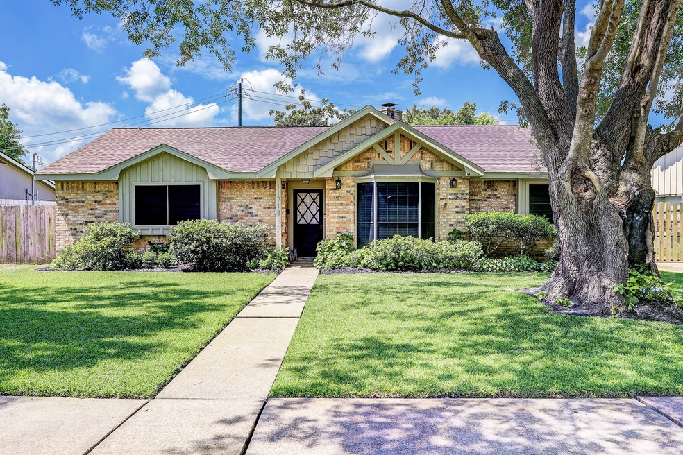 11718 Kirkmeadow Dr, Houston, TX 77089 - photo 1