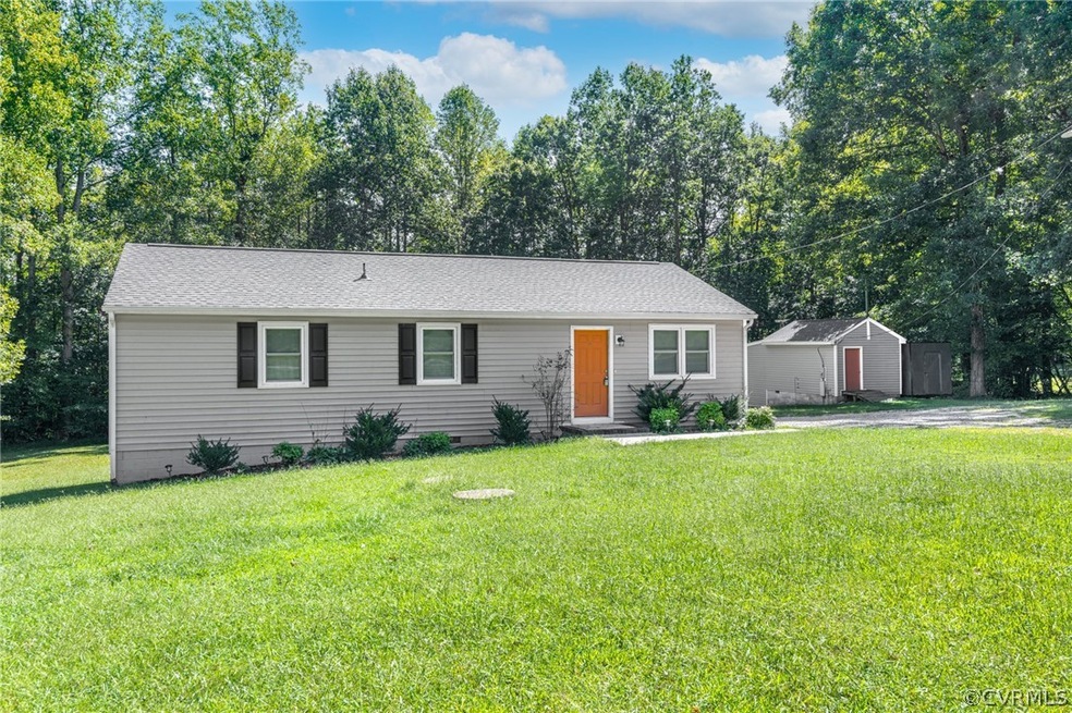 1 acre and Move in Ready!