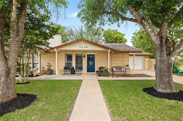 Welcome home to 200 Mockingbird Lane Unit B in the