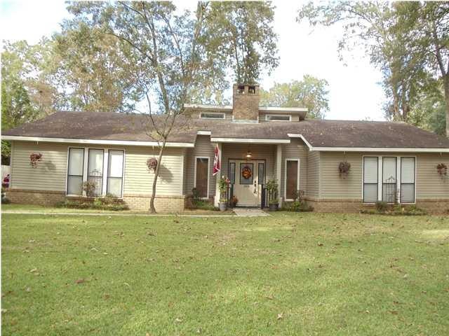 Sought After Neighborhood in Saraland School Distr