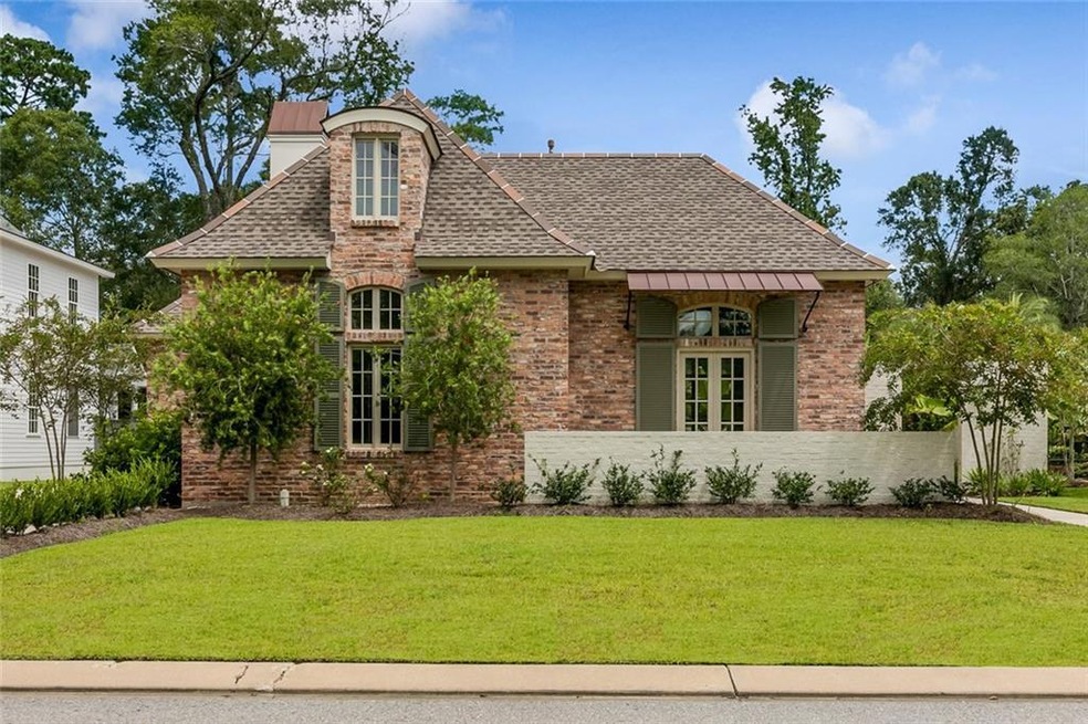 Beautiful French Country Style Home in Gated Tchef