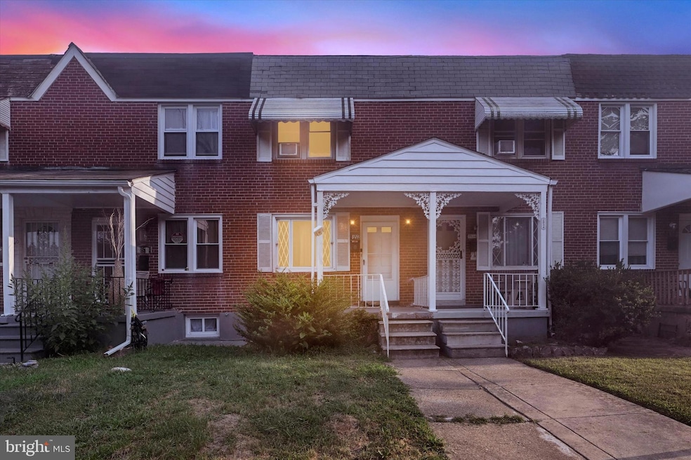 2836 Edgecombe Cir S, Baltimore, MD 21215 - photo 1