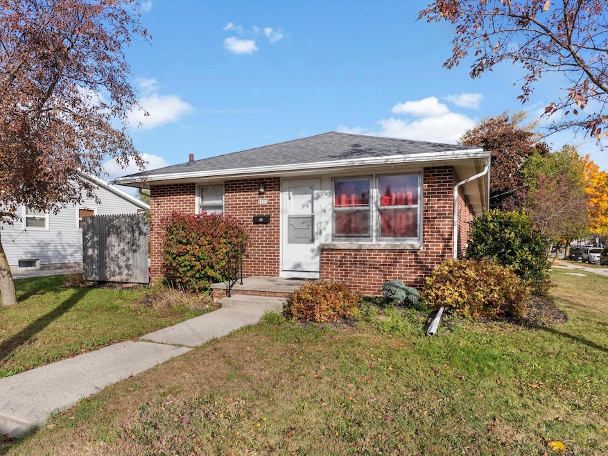 3502 W Marshall St, Manitowoc, WI 54220 - photo 1