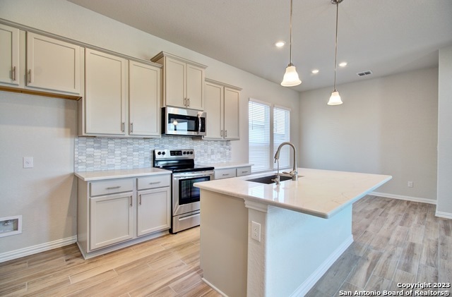 877 Farmhouse Trail, New Braunfels, TX 78130 - photo 1