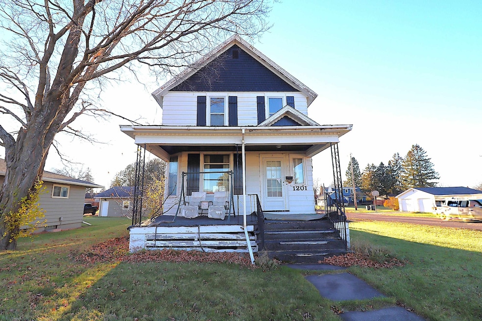 1201 9th Ave W, Ashland, WI 54806 - photo 1