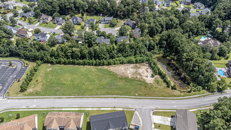 300 Carriage Dr, Jacksonville, NC 28546 - photo 1