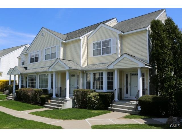 180 Turn of River Rd unit 12D, Stamford, CT 06905 - photo 1