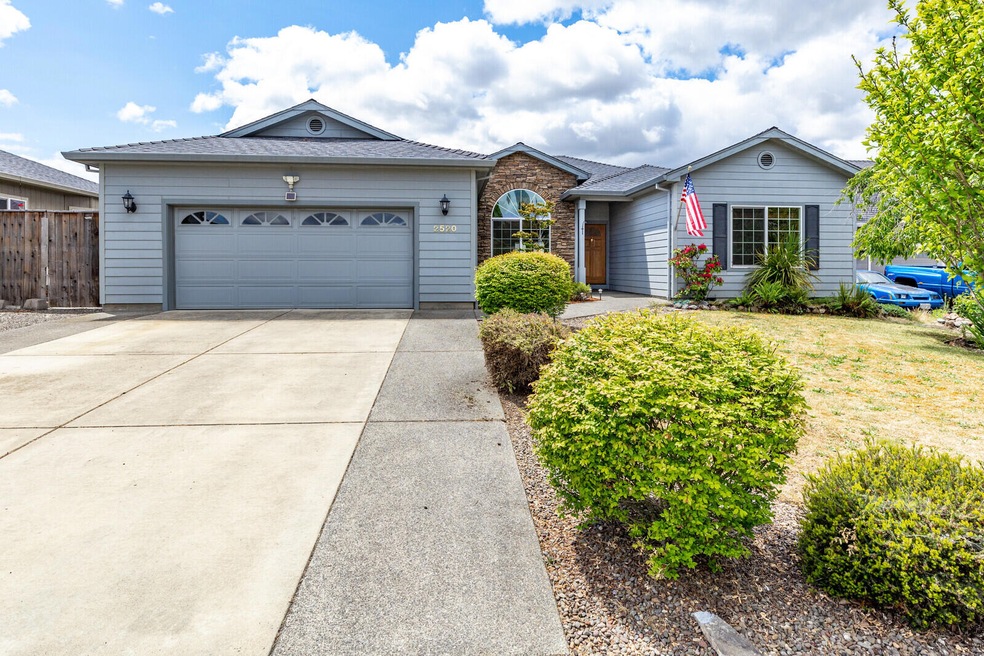 2520 Bethany Ct, Medford, OR 97504 - photo 1