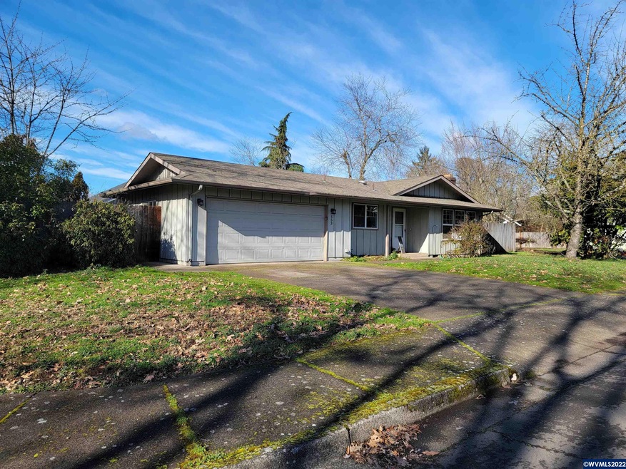 553 Panda Loop, Eugene, OR 97401 - photo 1