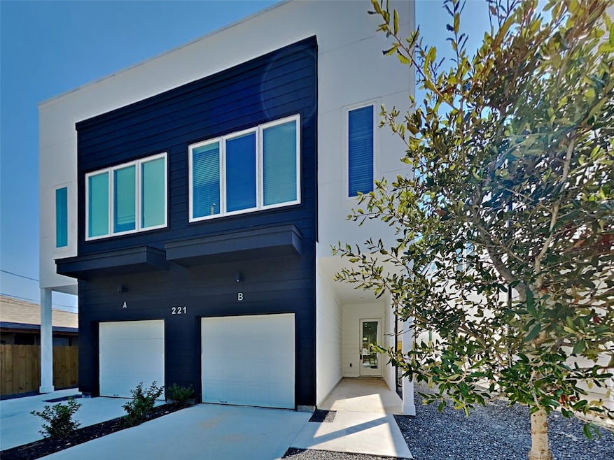 221 Oriole St, Houston, TX 77018 - photo 1