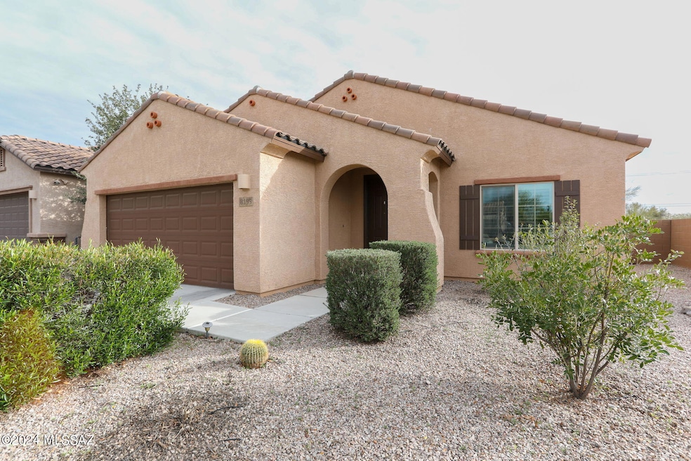 51-web-or-mls-8195 N Circulo Palmito-51