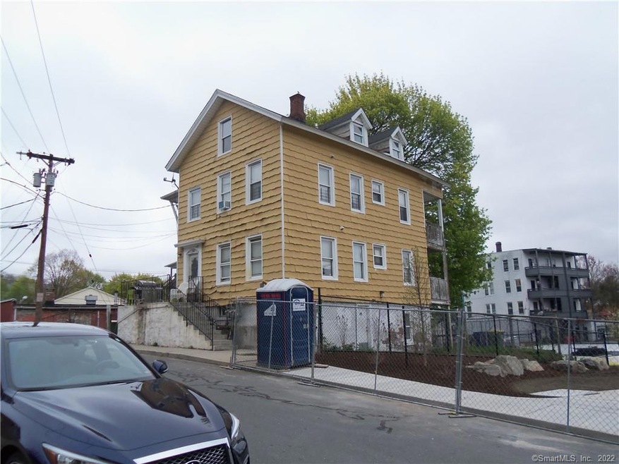 302 Washington Ave, Waterbury, CT 06708 - photo 1