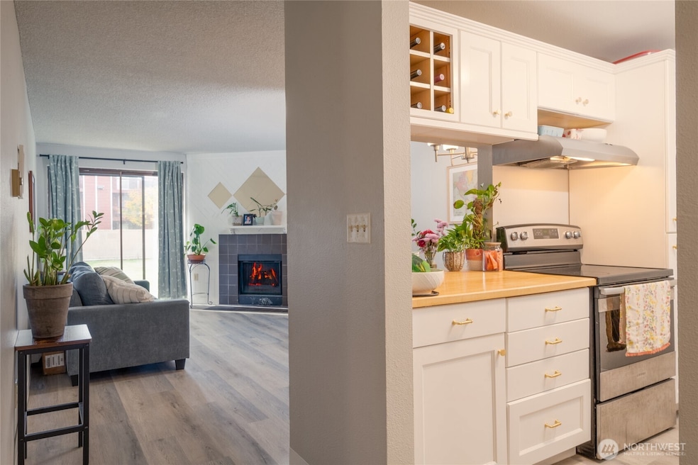 3430 I St NE unit J101, Auburn, WA 98002 - photo 1