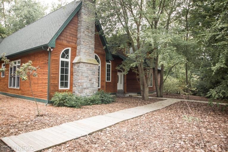 5686 Lily Ln, Sawyer, MI 49125 - photo 1