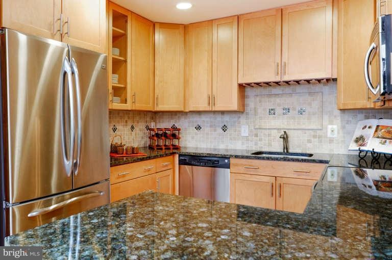 10997 Thrush Ridge Rd, Reston, VA 20191 - photo 1