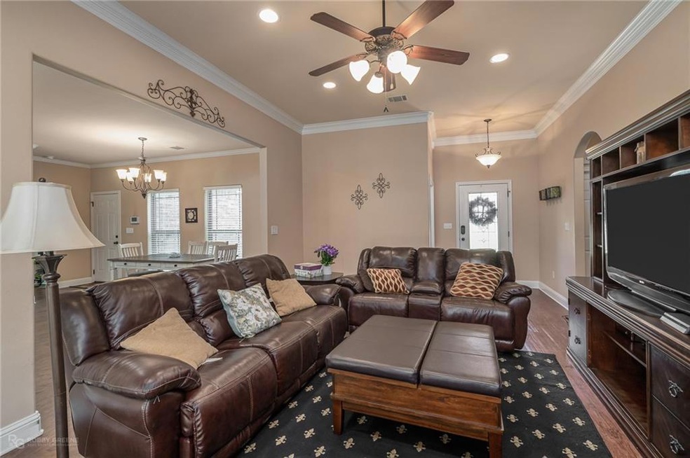 Open floor plan desigend for easy entertaining wit